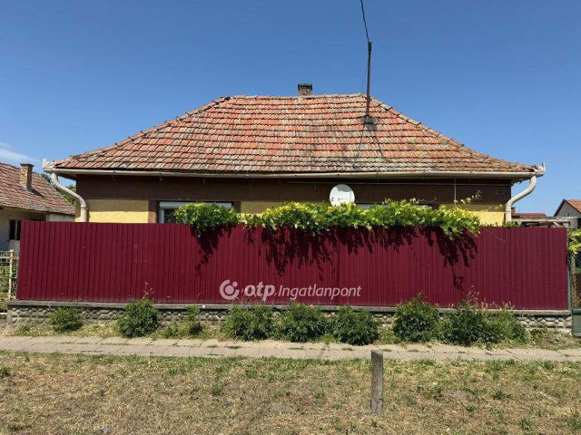 Eladó családi ház, Pusztamonostoron 24 M Ft, 2 szobás