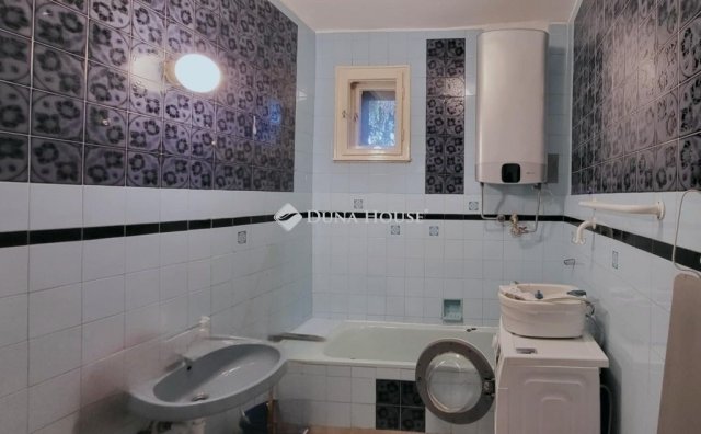 Eladó családi ház, Dunakeszin 179.9 M Ft, 6 szobás