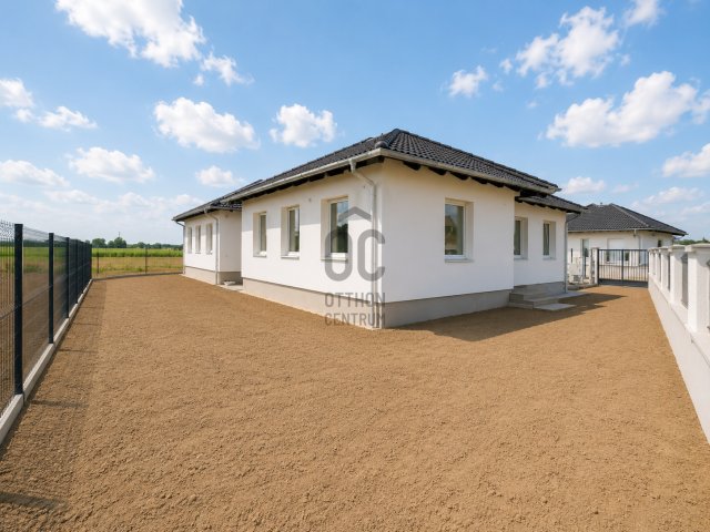 Eladó ikerház, Kiskunlacházán 75 M Ft, 4 szobás