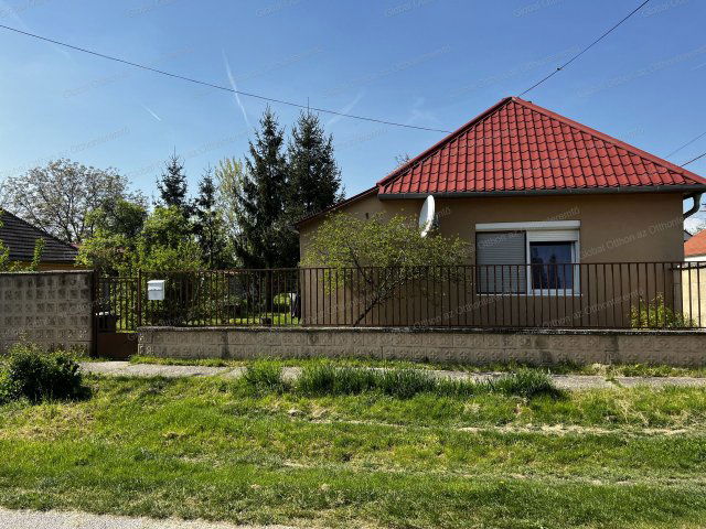 Eladó családi ház, Mecséren 34.99 M Ft, 1 szobás