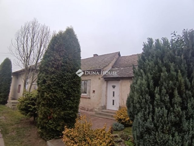 Eladó családi ház, Súron 23 M Ft, 3 szobás