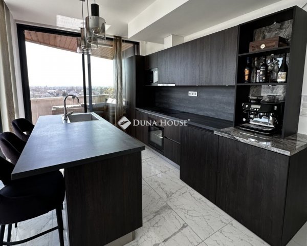 Eladó téglalakás, Szegeden 158 M Ft, 3 szobás