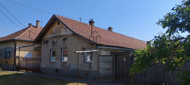 Eladó családi ház, Pitvaroson 11.9 M Ft, 2 szobás