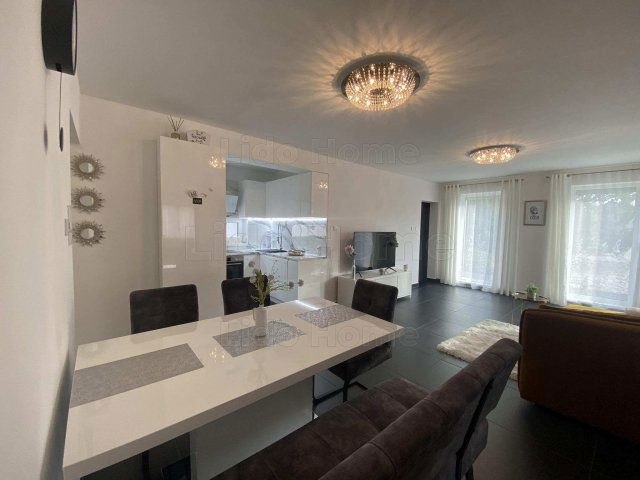 Eladó téglalakás, Siófokon 89 M Ft, 3 szobás