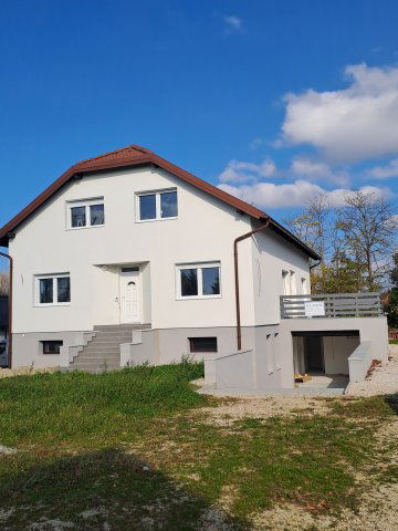 Eladó ikerház, Darnózseliben 79.9 M Ft, 4 szobás