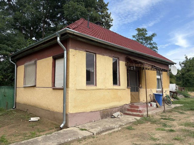 Eladó családi ház, Nyíracsádon 5.5 M Ft, 2 szobás