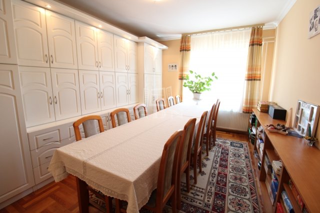 Eladó családi ház, Isaszegen 125 M Ft, 6 szobás