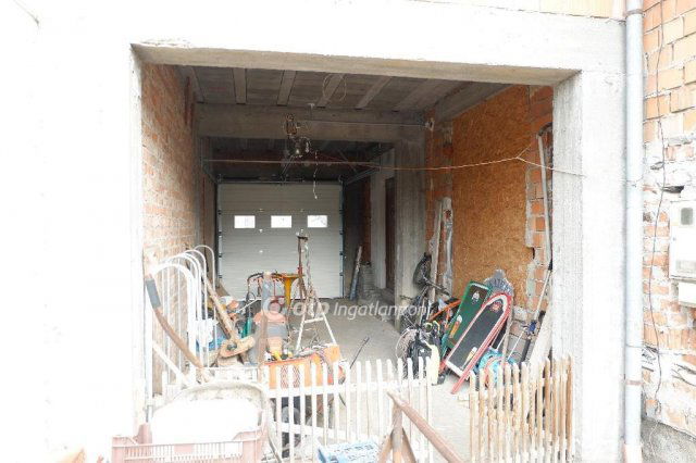 Eladó családi ház, Szegeden 150 M Ft, 4 szobás