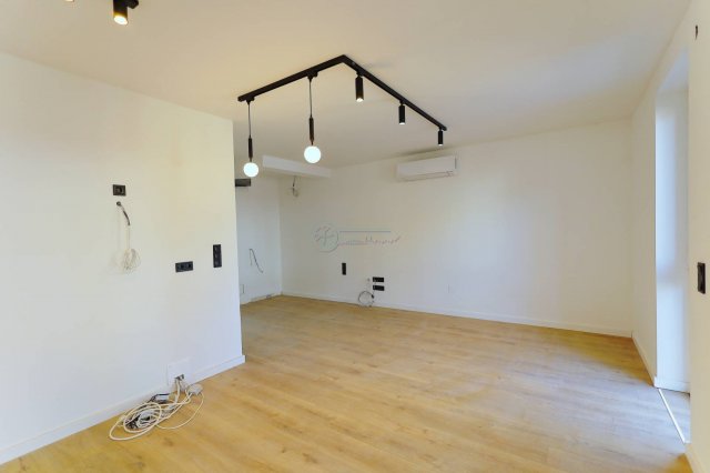 Eladó iroda, Szegeden 59.9 M Ft, 3 szobás / költözzbe.hu
