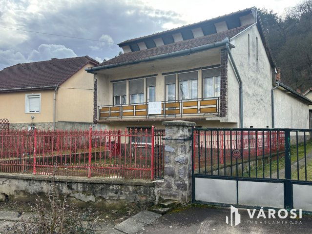 Eladó családi ház, Istenmezején 25 M Ft, 5 szobás