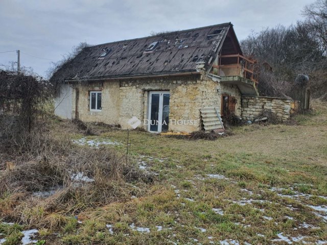 Eladó telek, Pécselyen 42 M Ft / költözzbe.hu