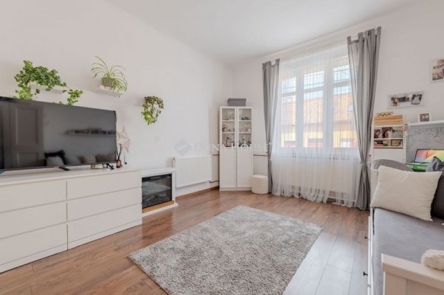 Eladó családi ház, Budapesten, XV. kerületben 130 M Ft, 4 szobás