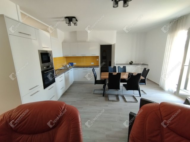 Kiadó családi ház, albérlet, Győrött 312 E Ft / hó, 3 szobás