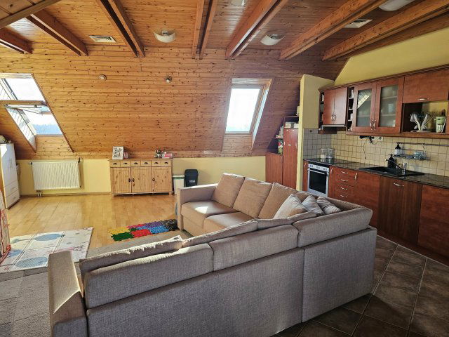 Kiadó téglalakás, albérlet, Pécsett 200 E Ft / hó, 2+1 szobás