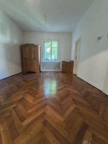 Eladó téglalakás, Sopronban 66 M Ft, 4 szobás