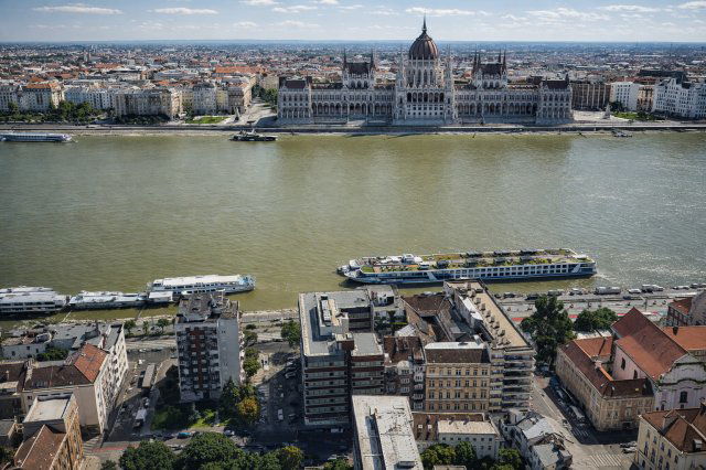 Eladó téglalakás, Budapesten, I. kerületben, Csalogány utcában