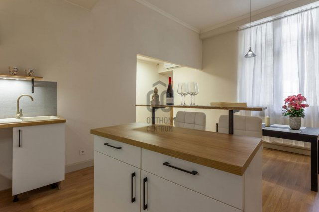 Eladó téglalakás, Budapesten, VI. kerületben 164 M Ft, 4 szobás