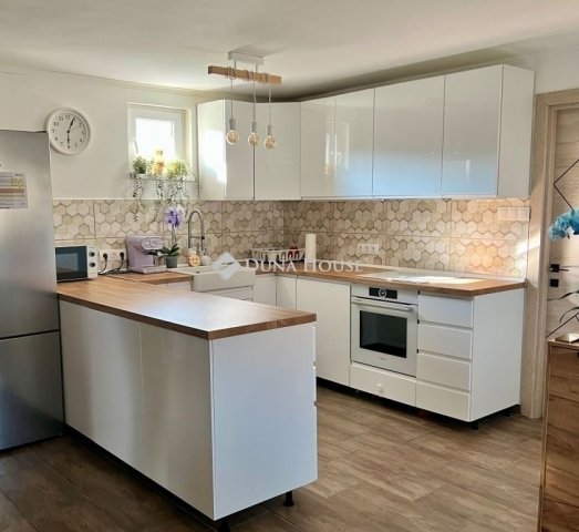 Eladó családi ház, Tápióságon 71.5 M Ft, 4 szobás