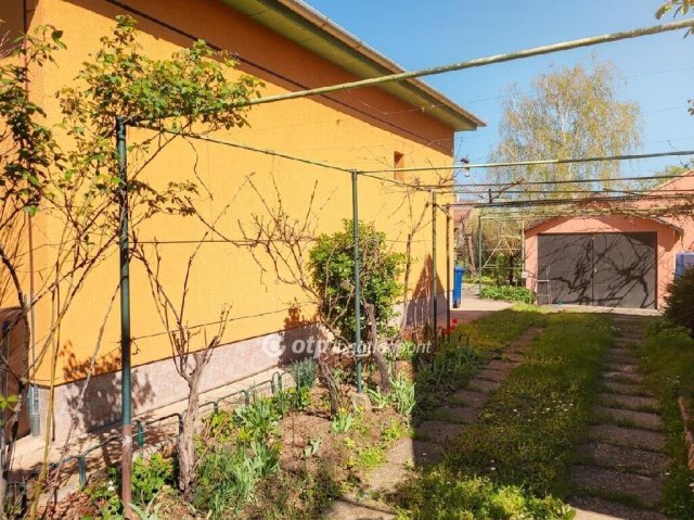 Eladó családi ház, Budapesten, XVIII. kerületben 99.9 M Ft