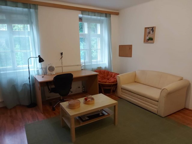 Kiadó téglalakás, albérlet, Pécsett 150 E Ft / hó, 1+1 szobás