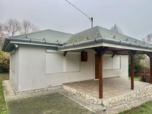 Eladó családi ház, Balatonkenesén 49.9 M Ft, 2 szobás