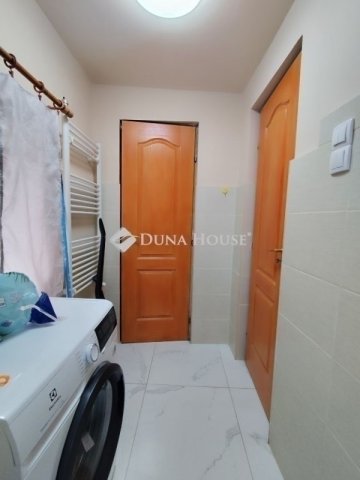 Eladó családi ház, Vecsésen 67 M Ft, 3 szobás