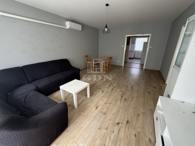Kiadó téglalakás, albérlet, Kecskeméten 200 E Ft / hó
