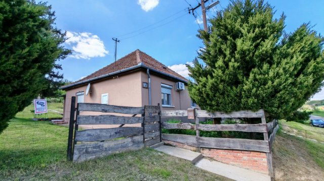 Eladó családi ház, Nyugotszenterzsébeten 22 M Ft, 3 szobás