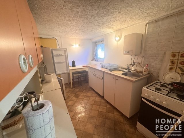 Eladó családi ház, Hódmezővásárhelyen 18 M Ft, 2 szobás