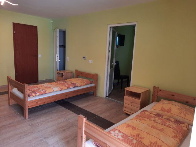 Eladó hotel, Dávodon 94.9 M Ft, 7 szobás / költözzbe.hu