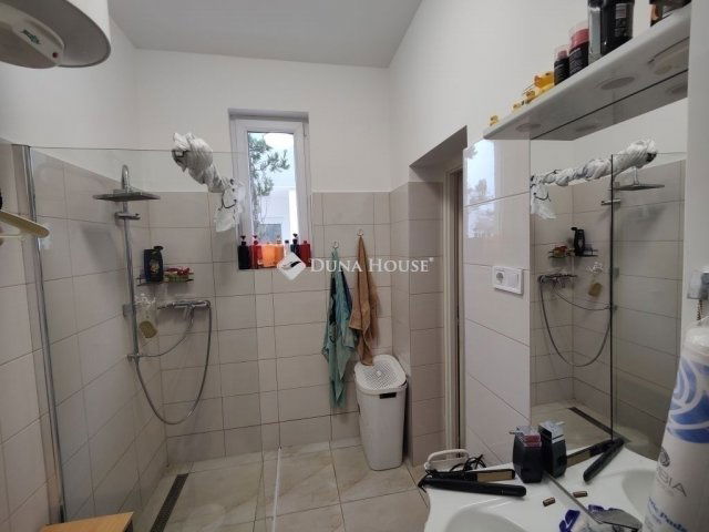 Eladó családi ház, Budapesten, XVIII. kerületben 160 M Ft