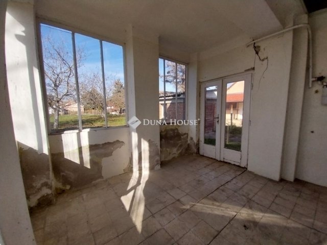 Eladó ikerház, Szegeden 45 M Ft, 2 szobás / költözzbe.hu