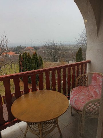 Eladó családi ház, Csókakőn 64.9 M Ft, 2+3 szobás