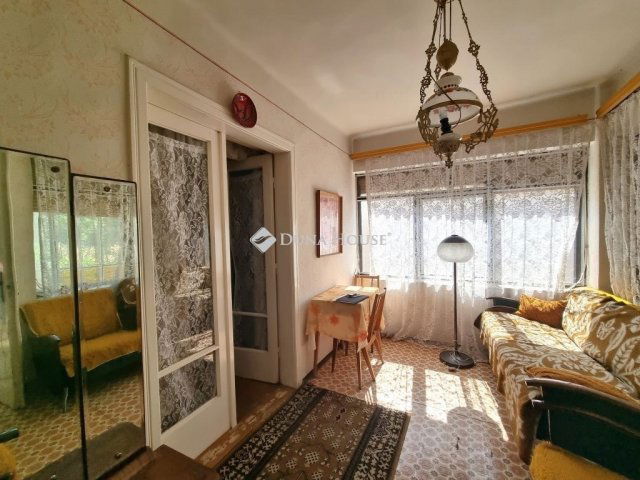 Eladó családi ház, Zsámbokon 38 M Ft, 3 szobás