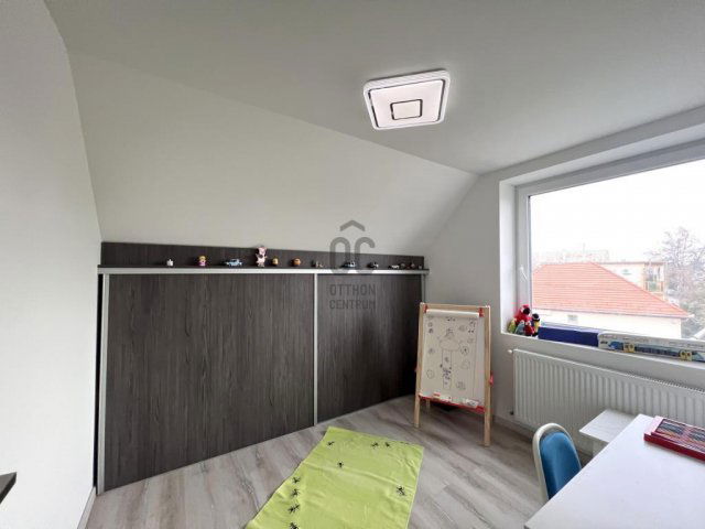 Eladó ikerház, Budapesten, XVIII. kerületben 124.9 M Ft, 5 szobás