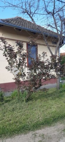 Eladó családi ház, Szentesen 12 M Ft, 1 szobás