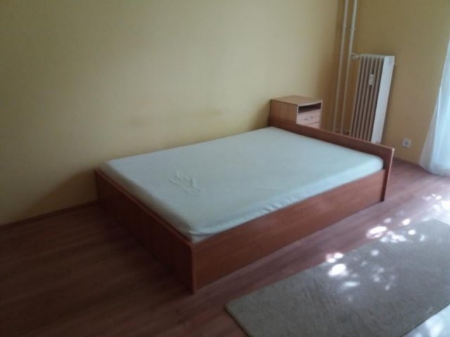 Kiadó panellakás, albérlet, Pécsett, Szigeti úton 160 E Ft / hó