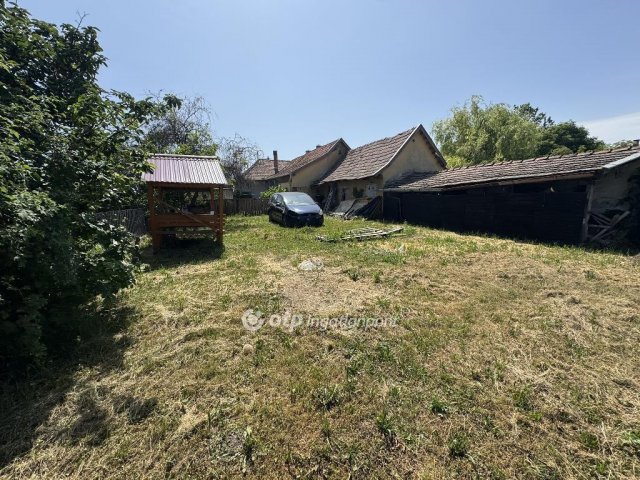 Eladó családi ház, Pusztamonostoron 24 M Ft, 2 szobás