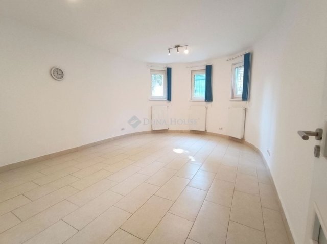 Eladó családi ház, Budapesten, X. kerületben 265 M Ft, 7 szobás