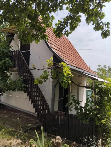 Eladó családi ház, Szekszárdon 7.9 M Ft, 1 szobás