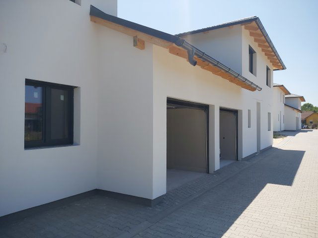 Eladó ikerház, Vecsésen 119 M Ft, 5 szobás