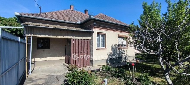 Eladó családi ház, Szarvason 60 M Ft, 3 szobás
