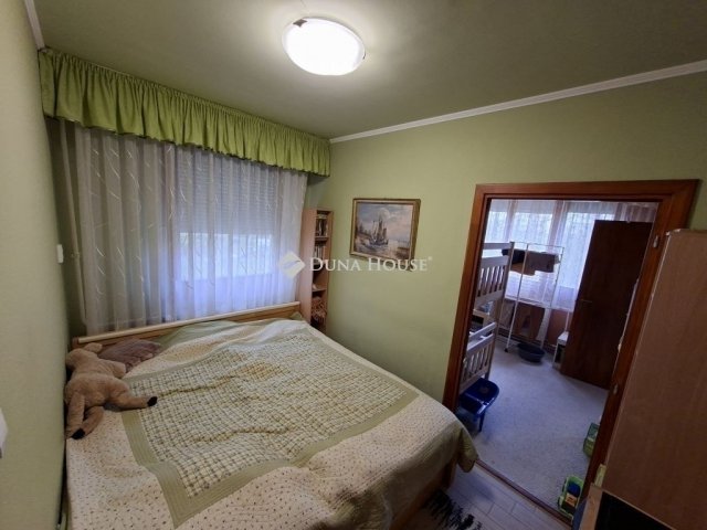 Eladó panellakás, Szegeden 57.9 M Ft, 3 szobás