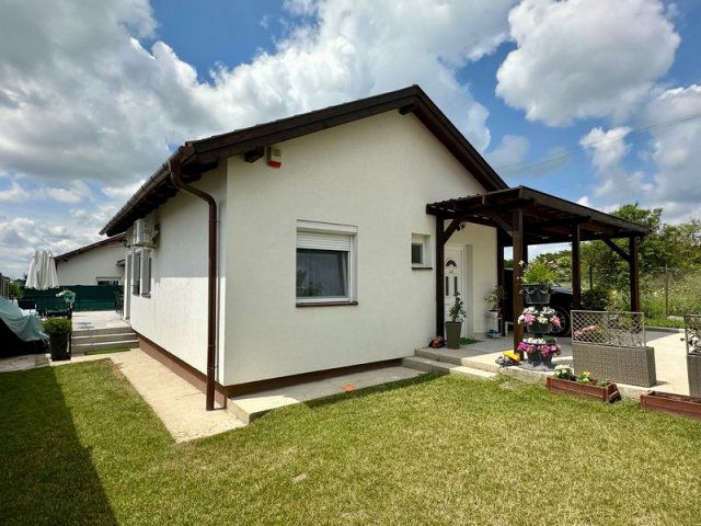 Eladó ikerház, Érden 114.99 M Ft, 4 szobás