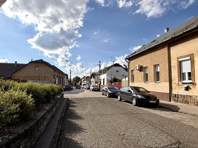 Eladó téglalakás, Budapesten, IV. kerületben 41.9 M Ft, 1 szobás