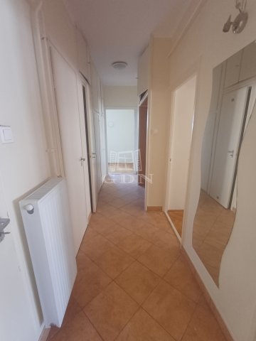 Eladó téglalakás, Baján 42 M Ft, 3 szobás