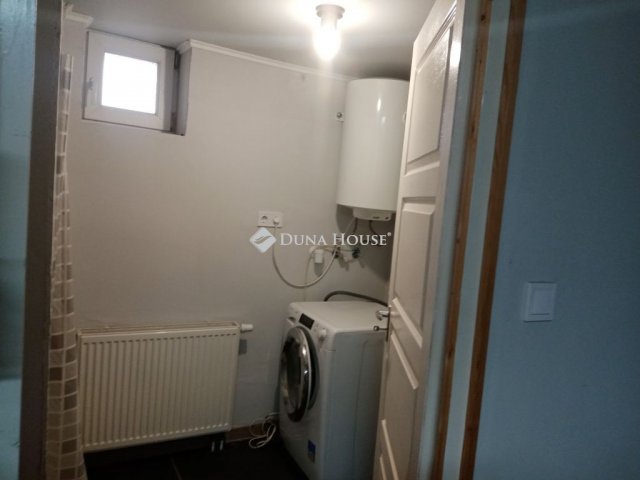 Eladó családi ház, Tabon 29.5 M Ft, 3 szobás