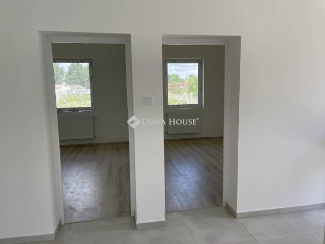 Eladó ikerház, Inárcson 89 M Ft, 4 szobás / költözzbe.hu