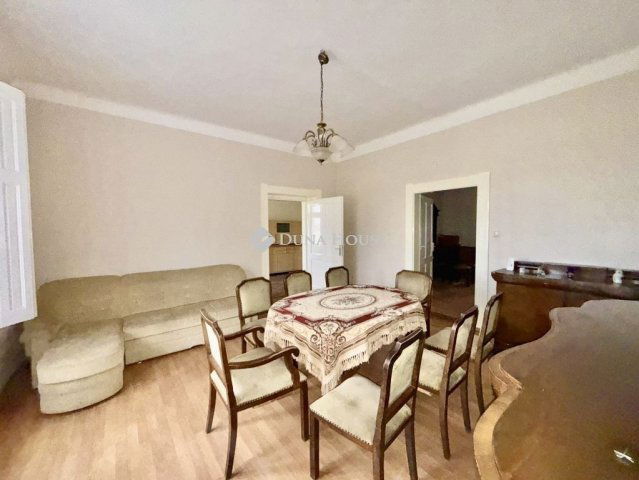 Eladó családi ház, Hódmezővásárhelyen 250 M Ft, 5 szobás