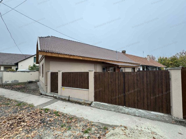 Eladó téglalakás, Békéscsabán 45.49 M Ft, 3 szobás